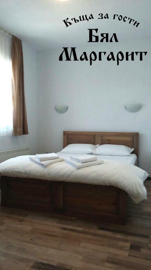 Guesthouse White Margarit Melnik  Exterior photo